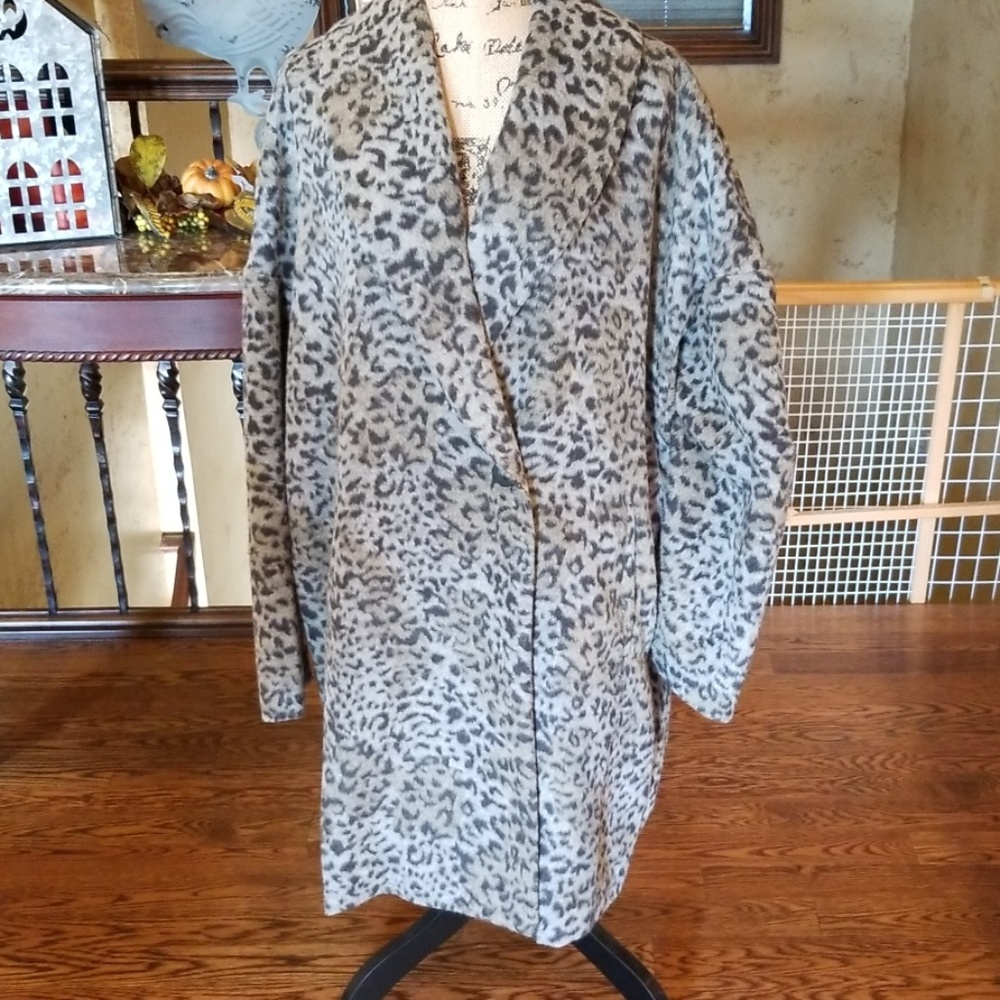 EUC Lane Bryant gray leopard long car coat